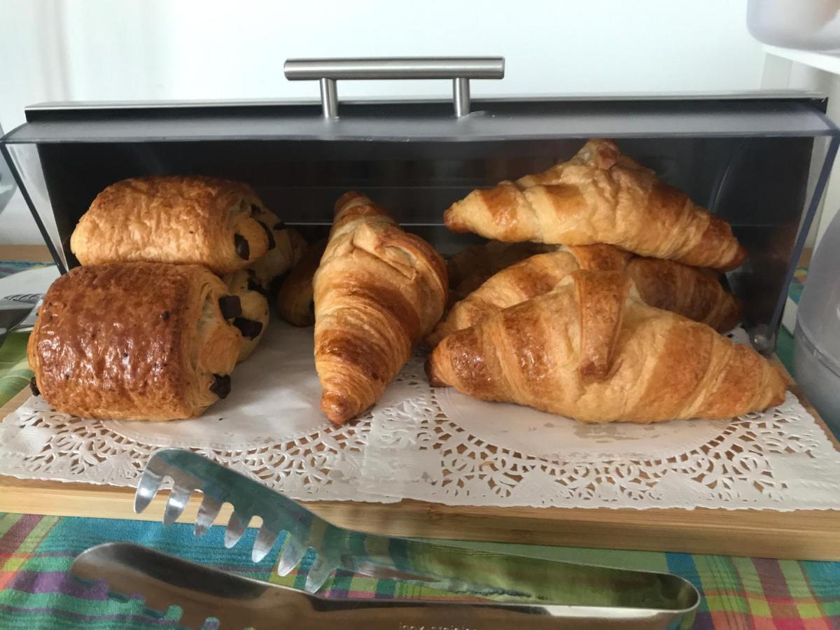 Bed and Breakfast Le Sart-Belles Esterno foto